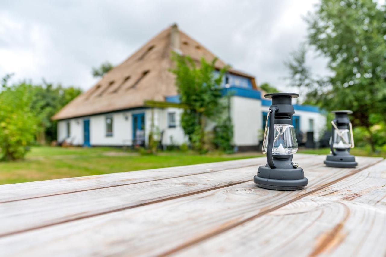 B&B De Oude Skuur tuinkamer Ooi Oosterend  Buitenkant foto